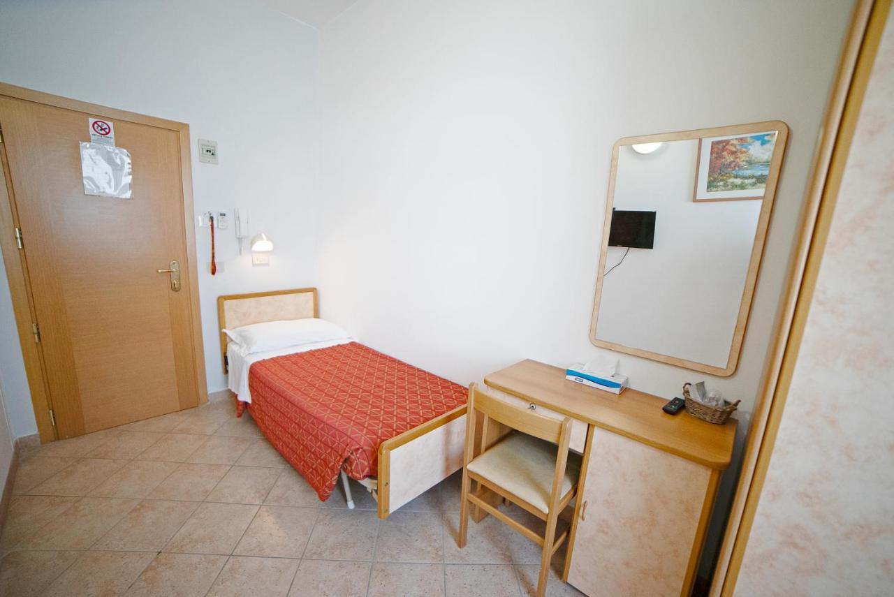 Hotel Ricci Rimini Zewnętrze zdjęcie