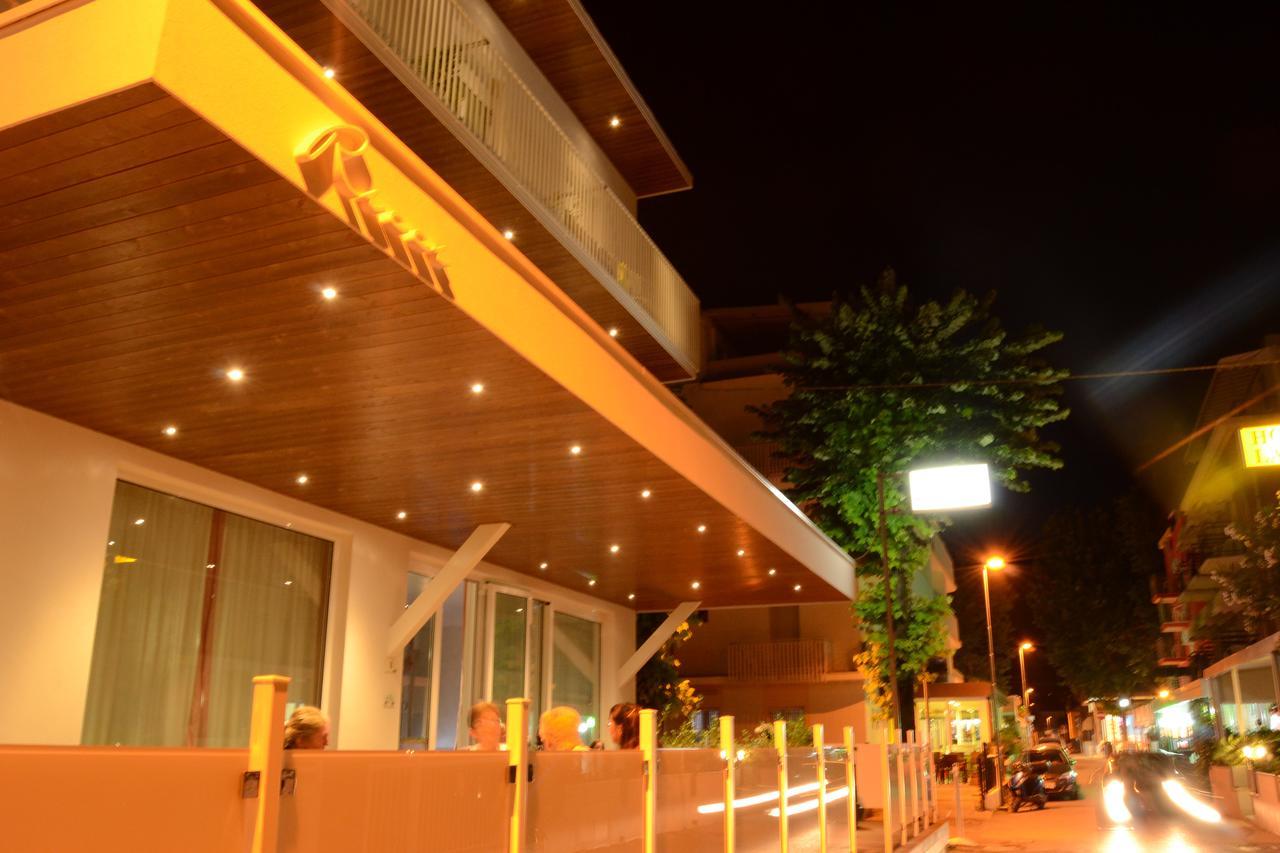 Hotel Ricci Rimini Zewnętrze zdjęcie